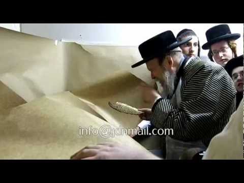 Lelov Rebbe 'Taking Challah' From The Matzah Erev Pesach 5773
