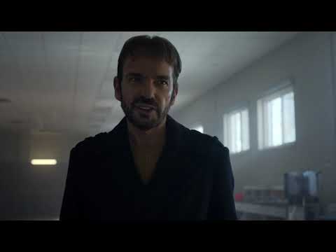 Lorne Malvo Picks Up His Package - Fargo - S01E02 - Season 1