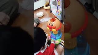 【赤ちゃん】アンパンマンの顔を掴んで投げるまさに鬼神の如し【ゆいとぼーい】#shorts #赤ちゃん #赤ちゃんのいる生活 #かわいい