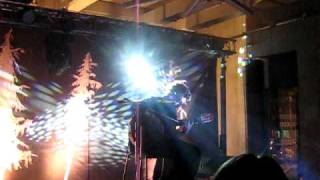 Jose Gonzalez - Love will tear us apart - live in Bucharest .AVI