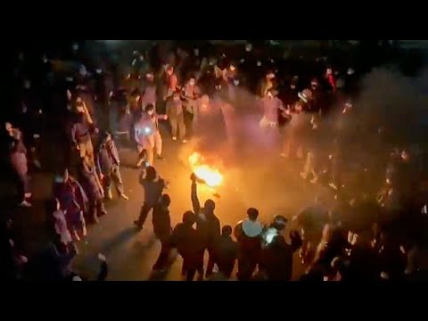 Iran cracks down on protests and threatens US and Israel of retaliation in case of intervention