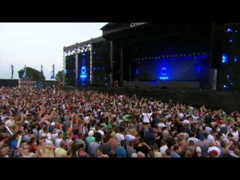 STEVE ANGELLO AT CREAMFIELDS PLAYING RAVERZ