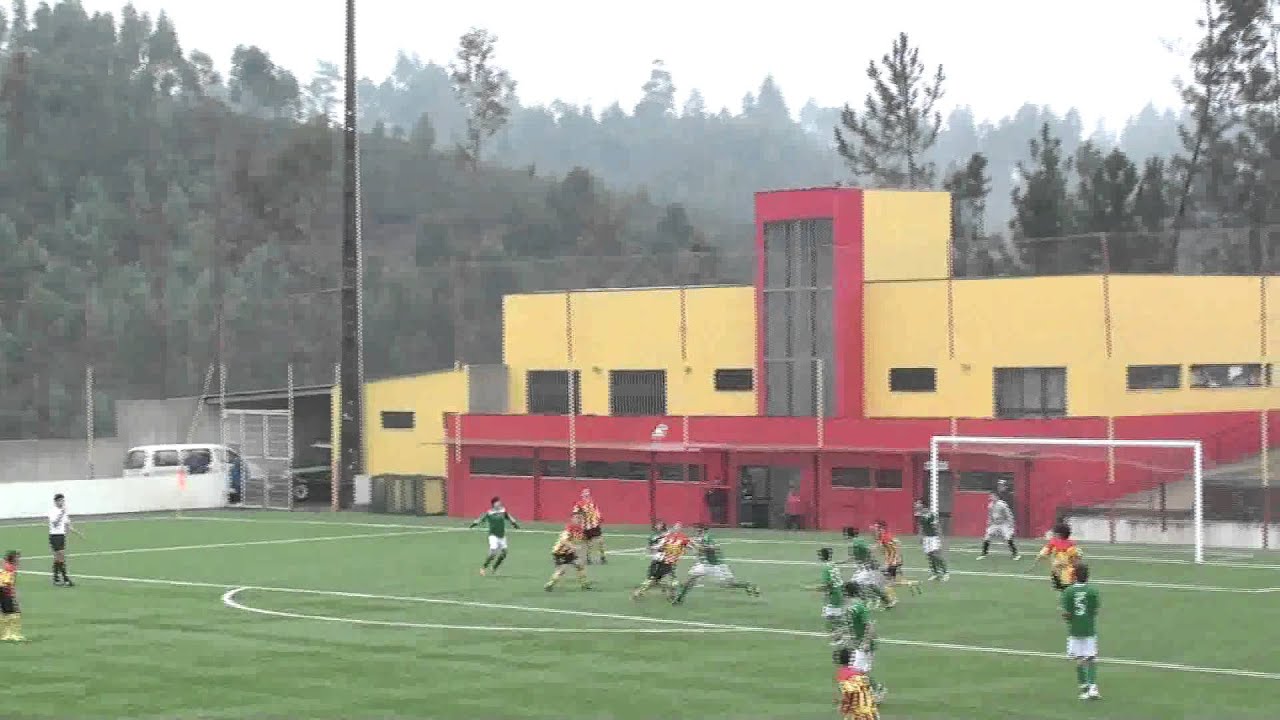 Defesa do Guarda Redes do ermesinde(Pedro) contra o sousense