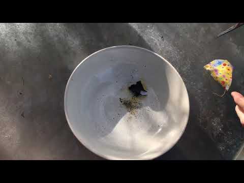 Burn test to determine if a fabric is 100% cotton or cotton/polyester