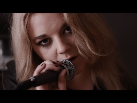 Emmi King - Crystal Clear (Official Music Video)