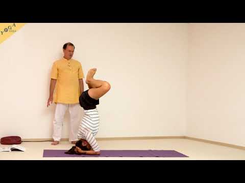 Kopfstand mit Fußsohlen zusammen - Yoga Asana Lexikon