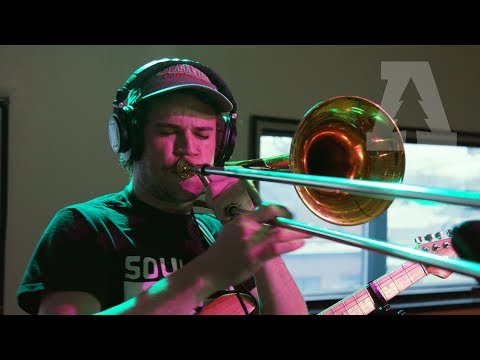 Mom Jeans. - Scott Pilgrim V. My Gpa | Audiotree Live