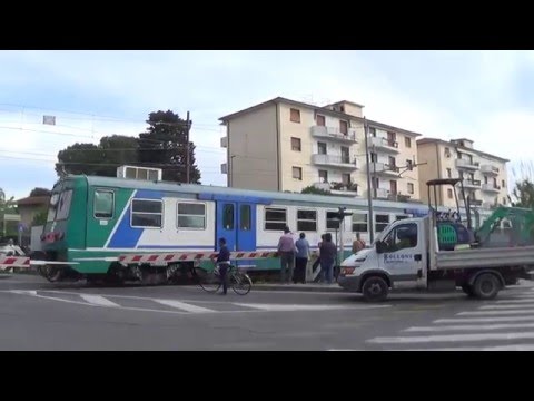 Passaggio a livello di via Ugo Rindi - Pisa / Level Crossing / passage à niveau / bahnübergang / 道口