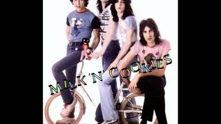 Milk 'N' Cookies - Six Guns - 1975