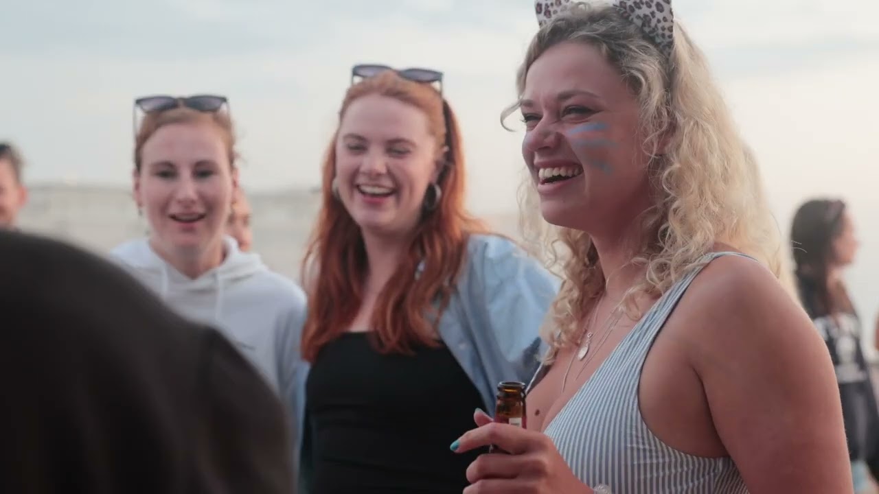 Video: Flexibele surfvakantie in Cascais – comfortabel surf house vlakbij zee