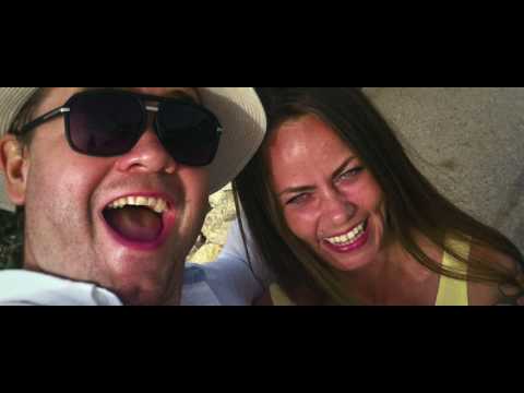 En Fremmed Flytter Ind - Official Trailer