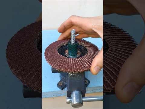 Świetna metoda ostrzenia topora jak brzytwy #diy #siekiera #porady #umiejętności