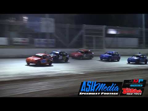 Junior Sedans: 2017/18 National Title - A-Main - Darwin Speedway - 30.06.2018