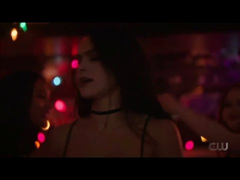 RIVERDALE 5x13: ARCHIE'S PLAN & THE PERFORMANCE OF BETTY, TABITHA, VERONICA & CHERYL (SCENE)