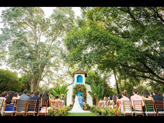 Esta é a versão do Instagram do casamento da Talitha e Ricardo que teve o making-of da noiva,  cerimônia de casamento e Festa na Fazenda A Querência em Iracemápolis São Paulo e foi Filmado pela equipe Vinicius Fadul Fotografias de Casamento.
