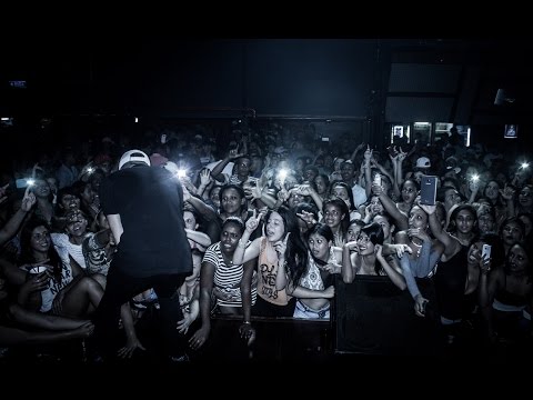 Mc Brisola - Ao vivo - Aniversário Menor Da VG - Nitro Night E Via Marques