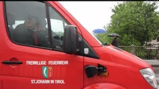 preview picture of video 'Feuerwehr St. Johann in Tirol im Hochwassereinsatz.'
