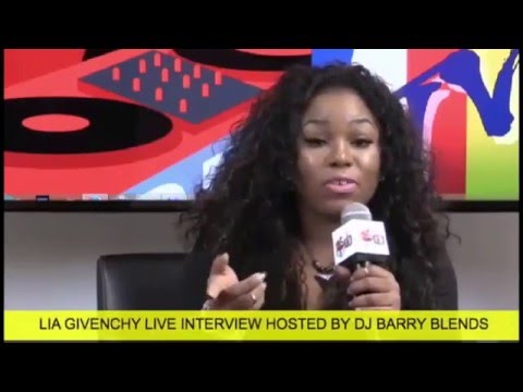 Lia Givenchy Freestyles LIVE