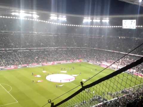 Bayern München - BVB Borussia Dortmund vor dem Spiel mit Choreo 26.02.2011.MP4