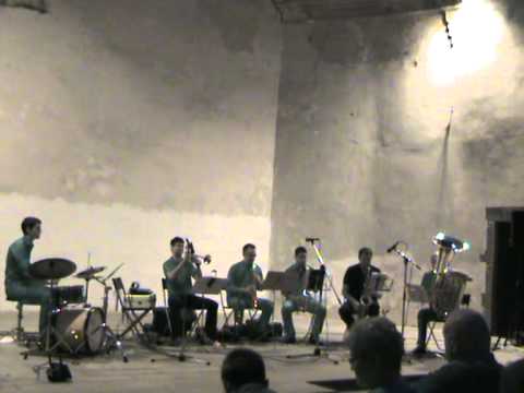 Suits are picking up the bill - Richi's Dixie Band