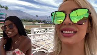 Come to the horse races with us !