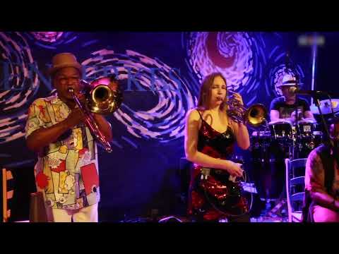 PlanetT meets Saskia Laroo & Joseph Bowie (short version compilation)