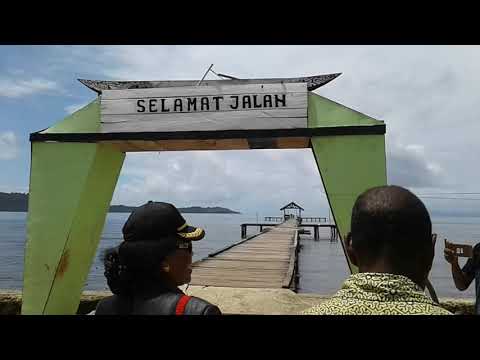 FILEP WAMAFMA (DPD RI) DAN ELSYE WAMAFMA (DPRD RAJA AMPAT) DISAMBUT WARGA KABUI R4