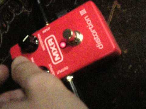 Fragile Tone's SoundRoom (MXR M-115 Distortion III Pedal Test Drive)