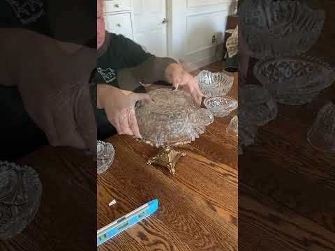 Thrifted Cut Glass DIY Christmas Tree #upcycle #thriftstorefinds #thriftedhome #christmasdecor