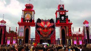 Defqon.1 2014 - Noisecontrollers playing Waves