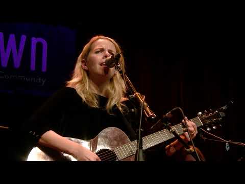Aoife O'Donovan - Bull Frogs Croon: i. Night Fishing (Live on eTown)