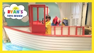 CHILDREN'S MUSEUM Family Fun Trip to Kids Indoor Play Area with Children Activities and Kids Toys