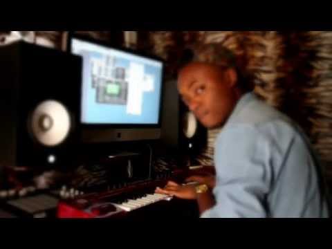 Benjamz making a beat(NDI IGBO Beat Breakdown)