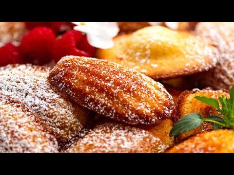 Madeleines (Sweet little French butter cakes!)