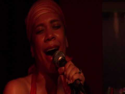 Marie-Christine, Toxic