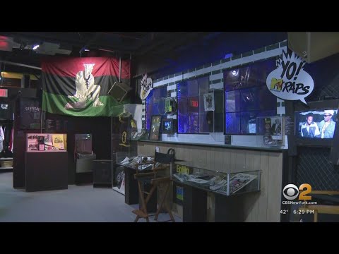 Art exhibit honors women at Hip Hop Museum in the Bronx