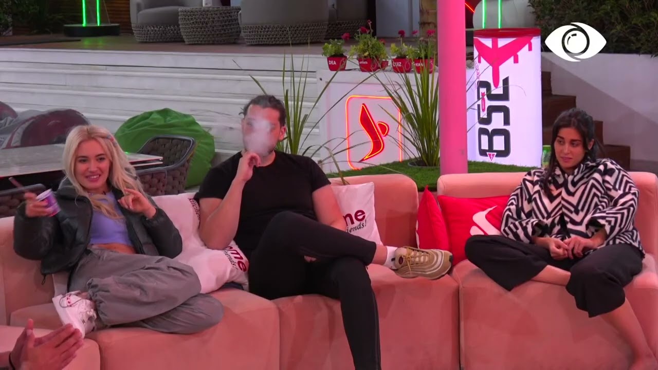 Gjysma robot, gjysma njeri/ Banorët komentojnë Kristin