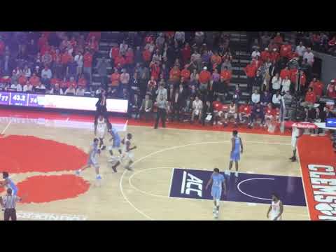 Elijah Thomas scores in final seconds to seal Clemson win over UNC