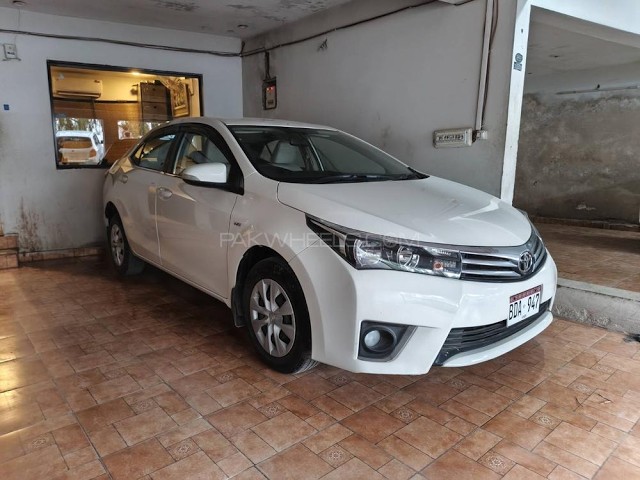 Toyota Corolla GLi 1.3 VVTi 2015 for Sale