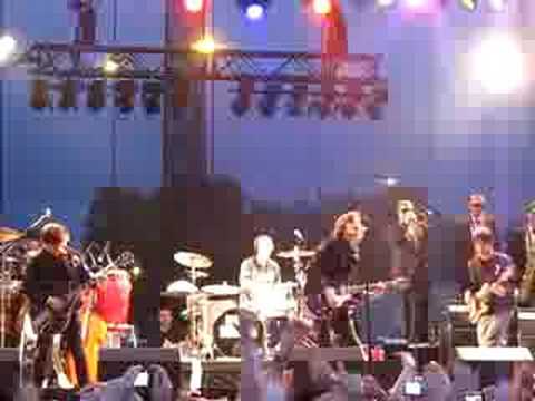 Mark Ronson w/ Phantom Planet "California" Lollapalooza 2008