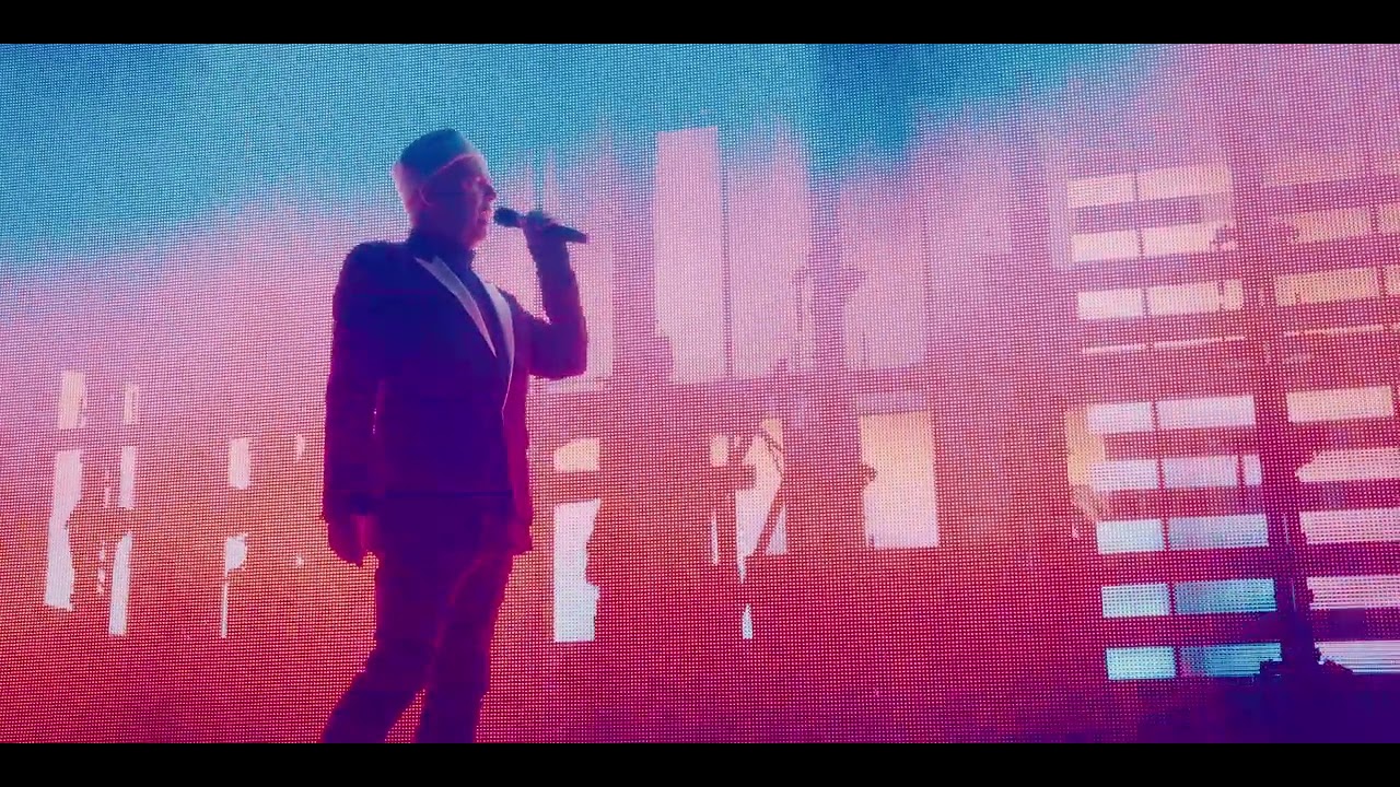Miniature de la vidéo Pet Shop Boys - Love comes quickly (Live at the Royal Arena Copenhagen 2023) du film Pet Shop Boys Dreamworld: The Greatest Hits Live at the Royal Arena Copenhagen