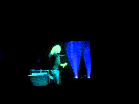 Louie Giglio, Nature Singing How Great Is Our God, Chris Tomlin Concert, Johnstown, PA 2011:-))!!!!