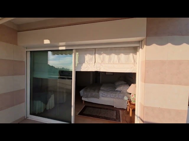 Mentone - attico con piscina. Zona notte. € 2.220.000