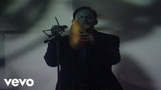 Los Rehenes - Ni El Primero Ni El Último (En Vivo / Chyron)