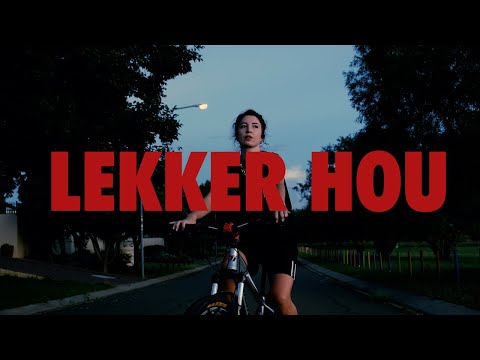 Sossi - Lekker Hou (Official Music Video)