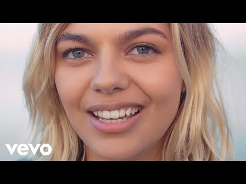 Louane - On était beau (Clip Officiel)