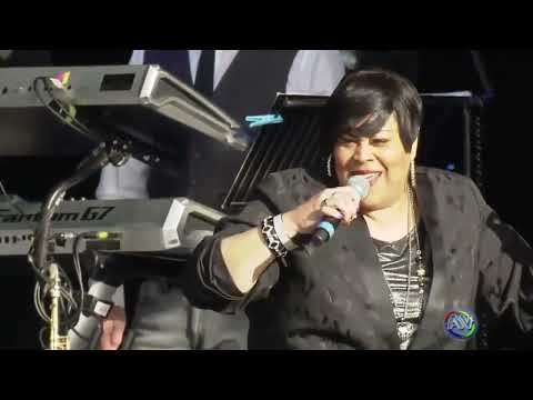 Martha Wash - Gonna Make You Sweat Everybody Dance Now (Live)