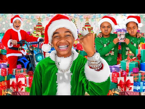 OPENING DREAM PRESENTS ON CHRISTMAS MORNING WITH THE PRINCE FAMILY CLUBHOUSE!!