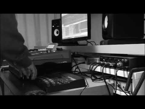 Zoom RhythmTrak 234 & Akai MPC Ren - Hip Hop Beat Making