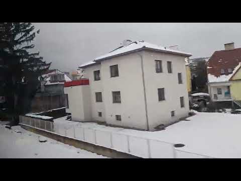 von Krems nach Krems Campus-kunstmeile mit der Wachaubahn um kurz nach 14:20 am 08.12.2023